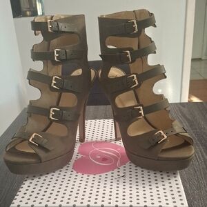 Sexy Olive Strappy Heeled Sandals- W Sz 9